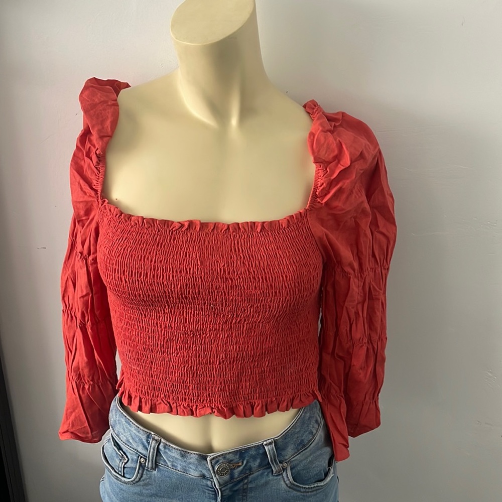 Coral top